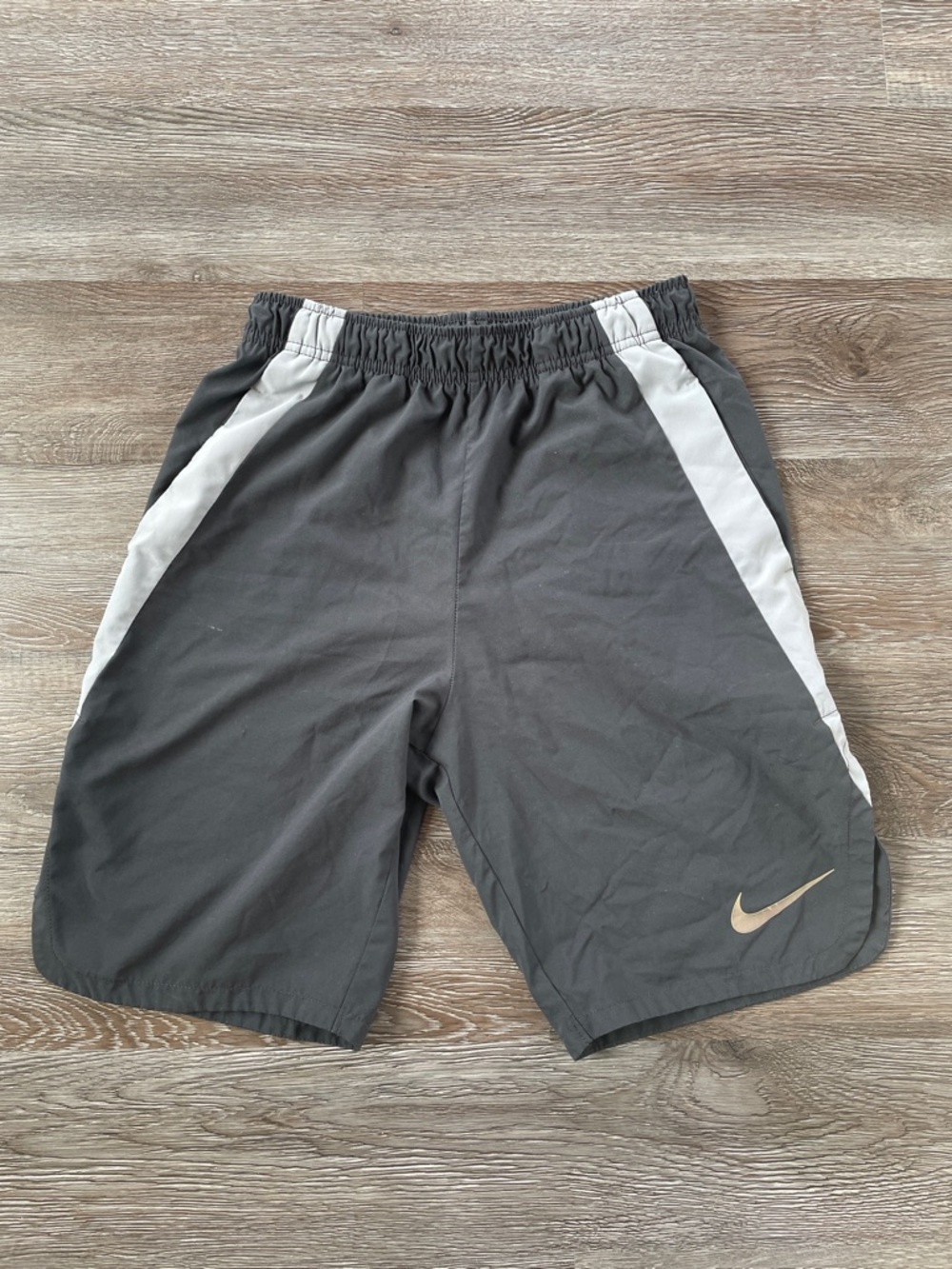 Nike Dri Fit Lightweight Athletic Shorts Youth Large Dark Gray